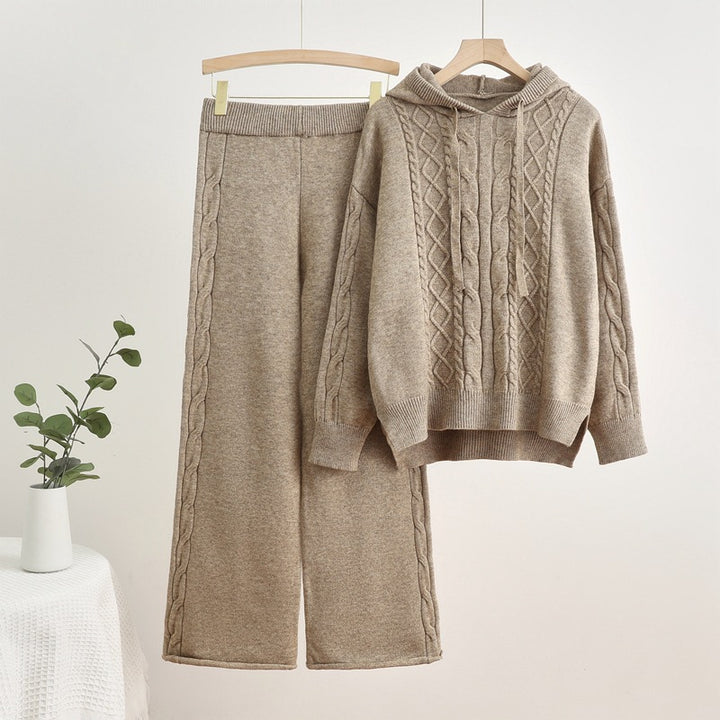 Damernas avslappnade stickad loungewear-set med huva och breda ben Mirla-Eva Jonsson