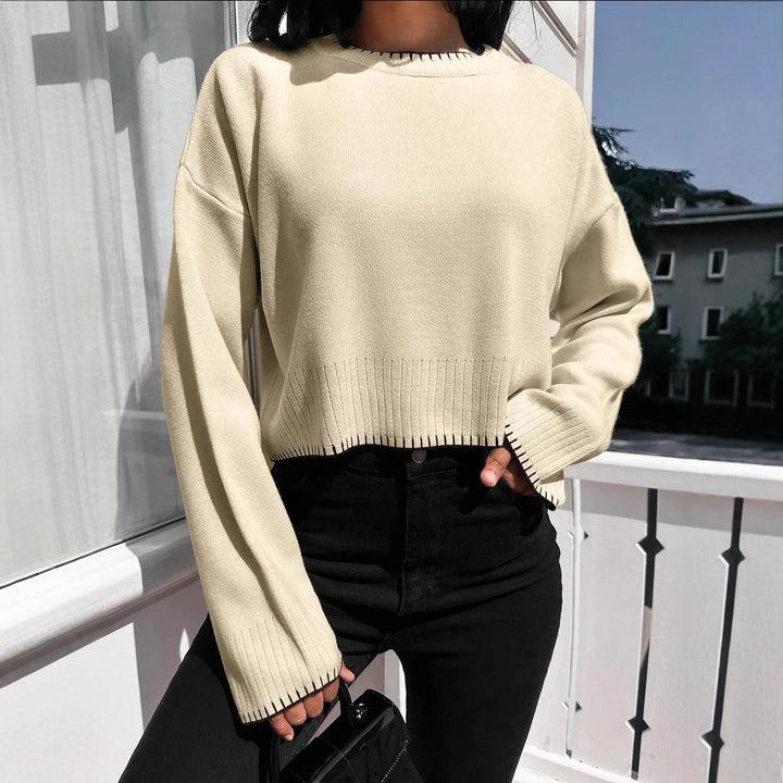 Damernas avslappnade stickad tröja med kontrasterande sömmar och cropped skärning Eva Jonsson-Eva Jonsson