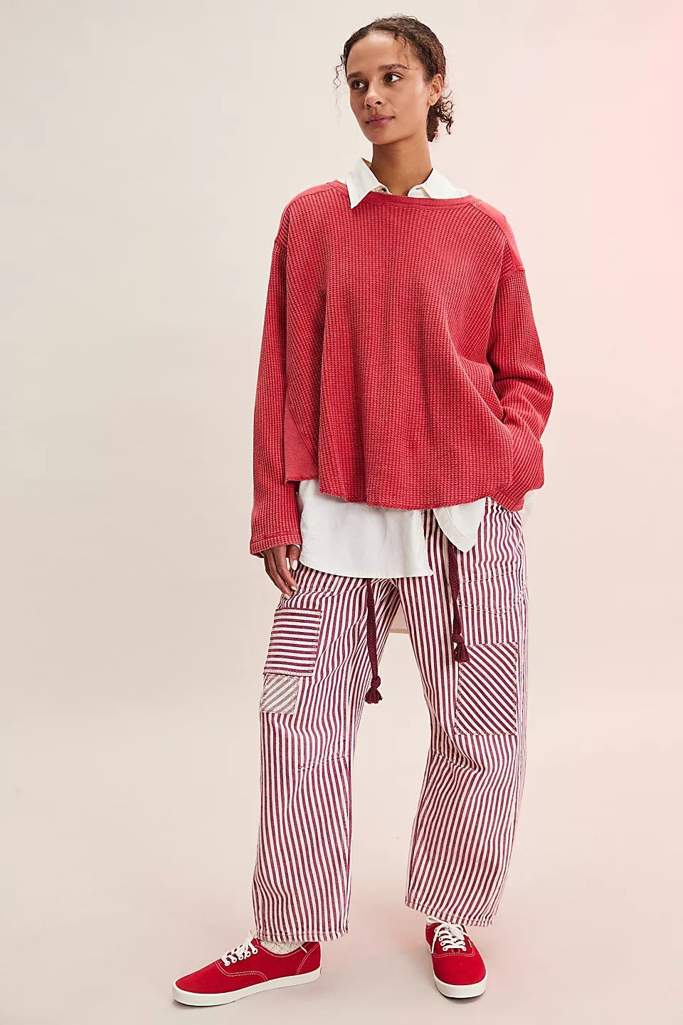 Damernas avslappnade stickad tröja med lätt oversized snitt Mirla-Eva Jonsson