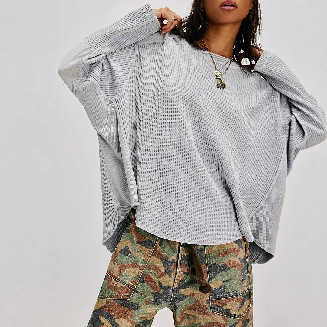 Damernas avslappnade stickad tröja med lätt oversized snitt Mirla-Eva Jonsson