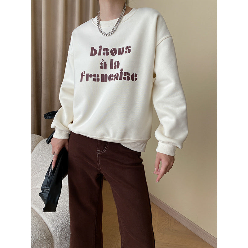 Damernas avslappnade sweatshirt med kreativ text Mirla-Eva Jonsson