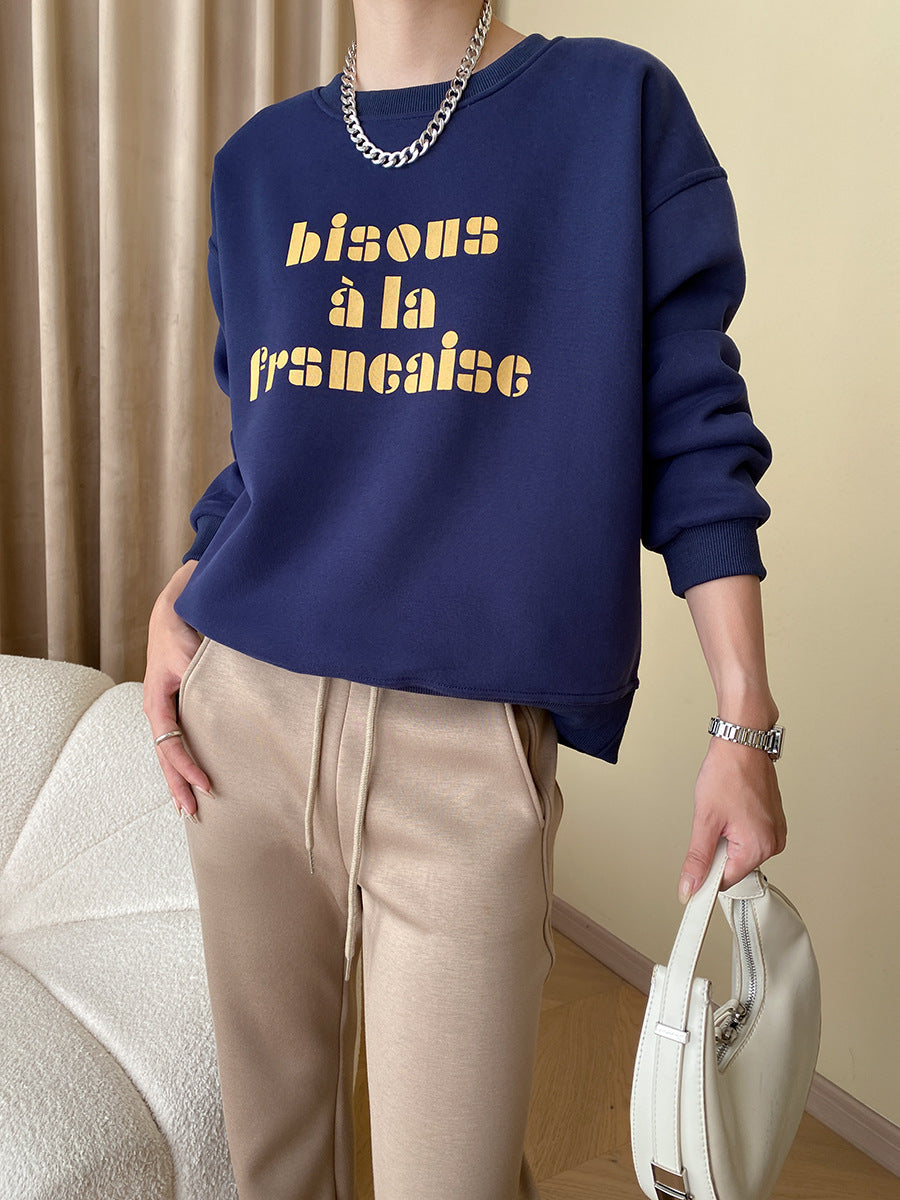 Damernas avslappnade sweatshirt med kreativ text Mirla-Eva Jonsson