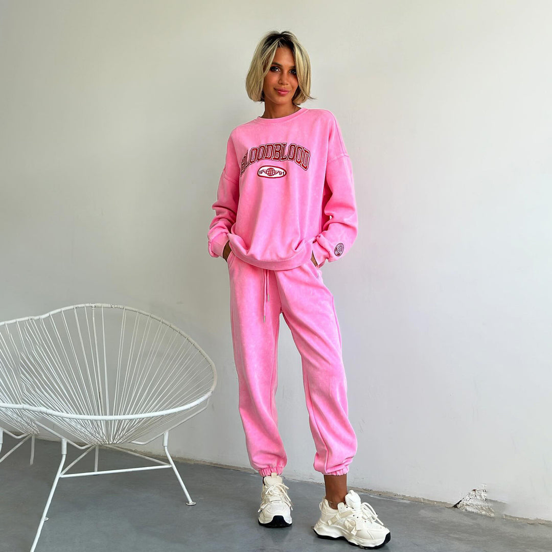 Damernas avslappnade sweatshirt med kreativ text och mysig passform Mirla-Eva Jonsson