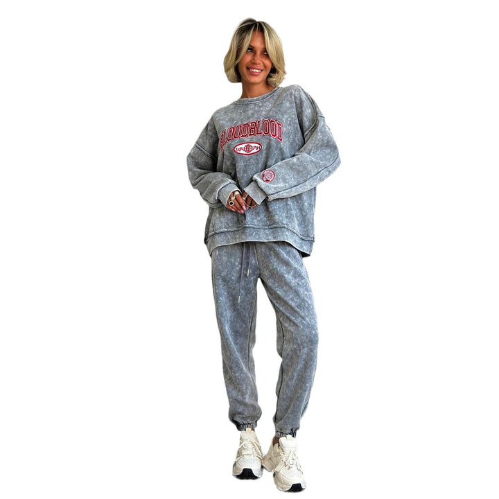 Damernas avslappnade sweatshirt med kreativ text och mysig passform Mirla-Eva Jonsson
