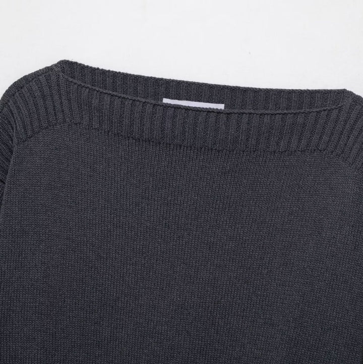 Damernas avslappnade sweatshirt med lös passform och moderna ribbdetaljer Mirla-Eva Jonsson