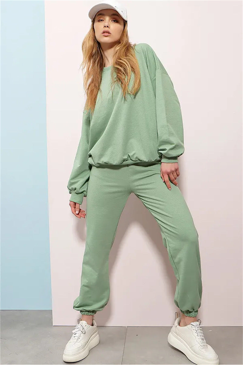 Damernas avslappnade sweatsuit med vid överdel och bekväma byxor Mirla-Eva Jonsson