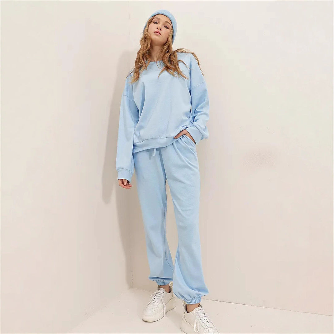 Damernas avslappnade sweatsuit med vid överdel och bekväma byxor Mirla-Eva Jonsson