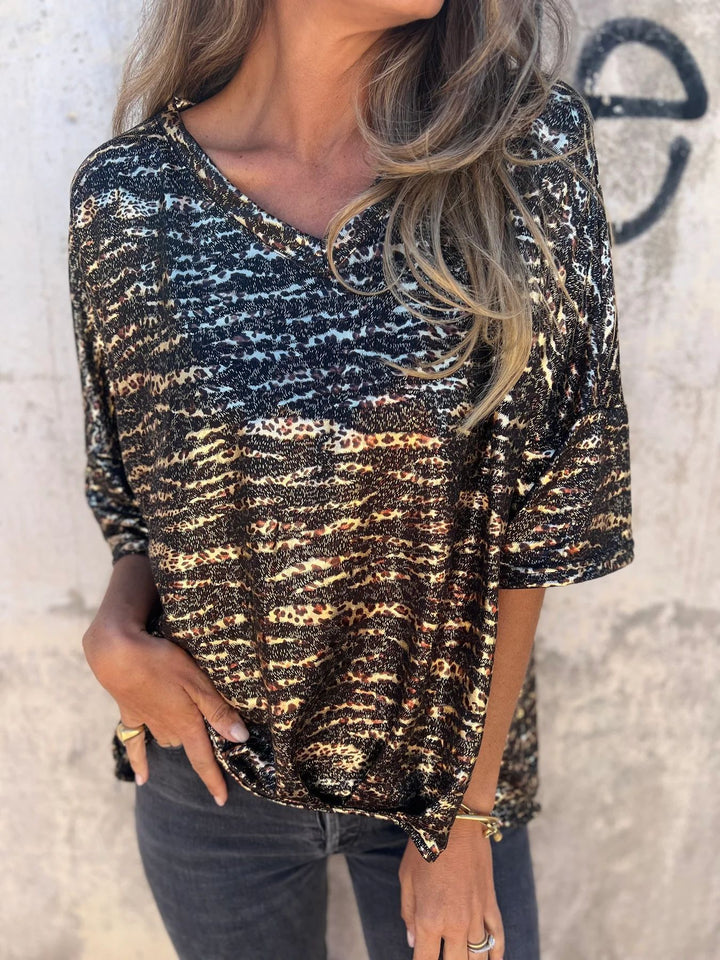 Damernas avslappnade topp med elegant mönster Mirla-Eva Jonsson