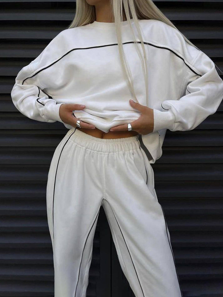 Damernas avslappnade träningsdräkt med cropped topp och lös passform Mirla-Eva Jonsson