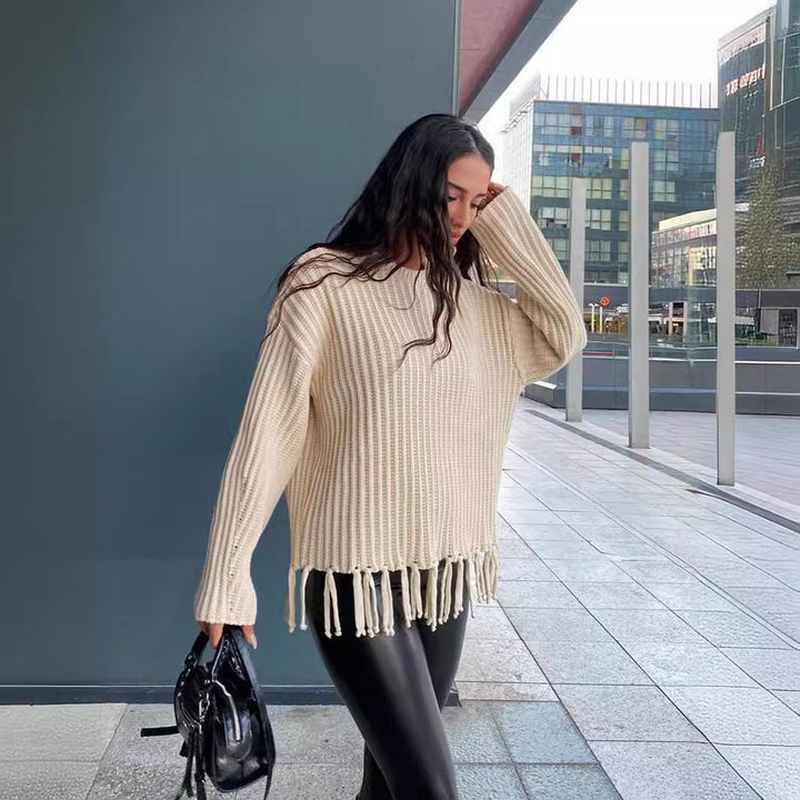 Damernas avslappnade tröja med fransiga detaljer och strukturerad design Mirla-Eva Jonsson
