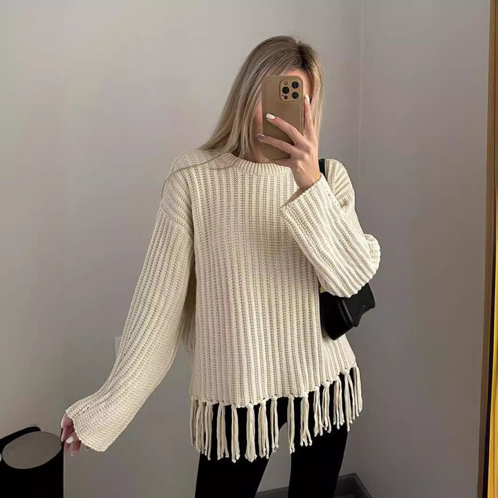 Damernas avslappnade tröja med fransiga detaljer och strukturerad design Mirla-Eva Jonsson