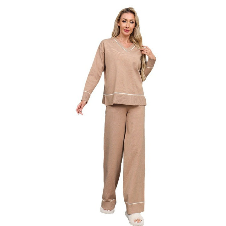Damernas avslappnande loungewear-set med V-ringning och breda byxor Mirla-Eva Jonsson
