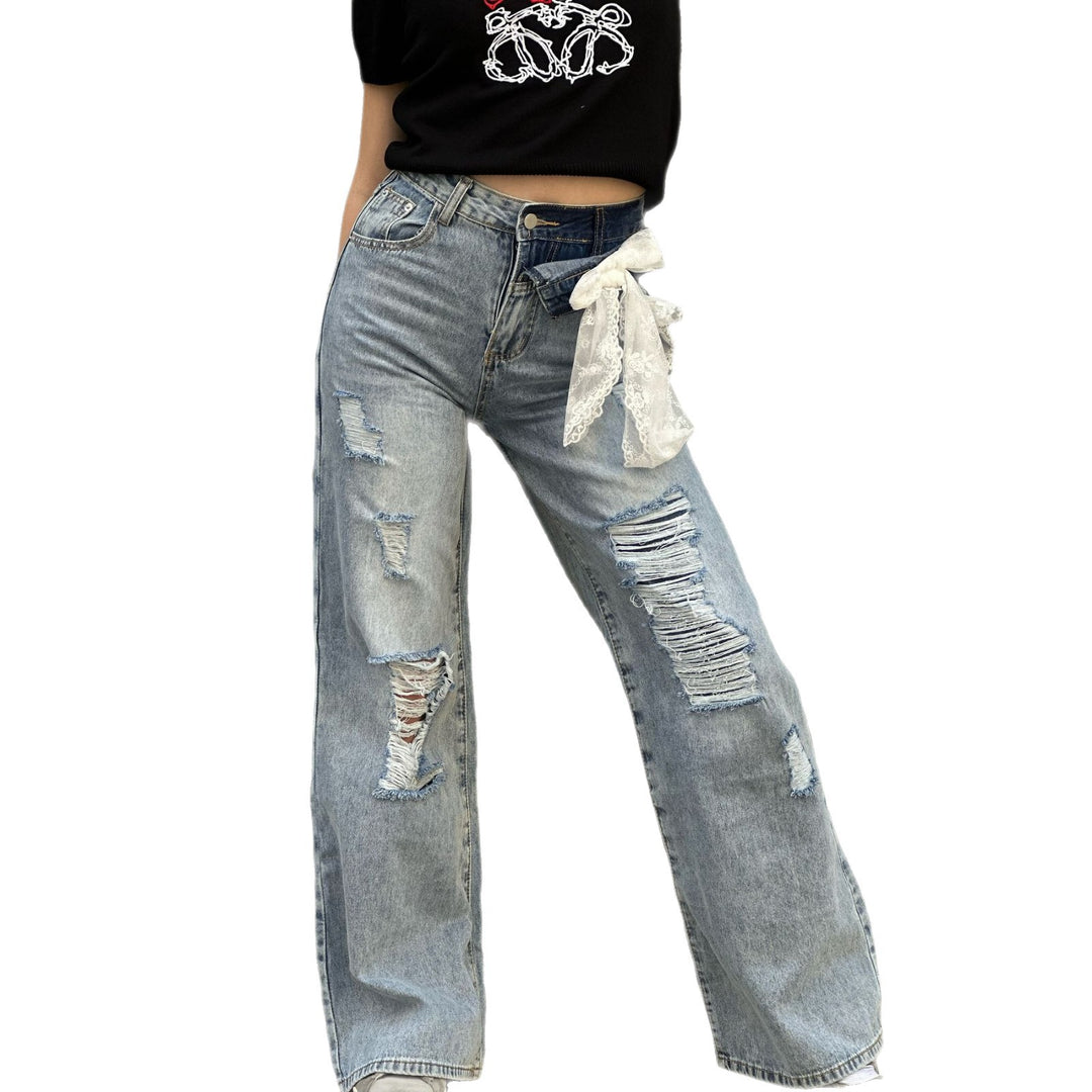 Damernas baggy denimjeans med avslappnade rivdetaljer och unik tvätt Mirla-Eva Jonsson