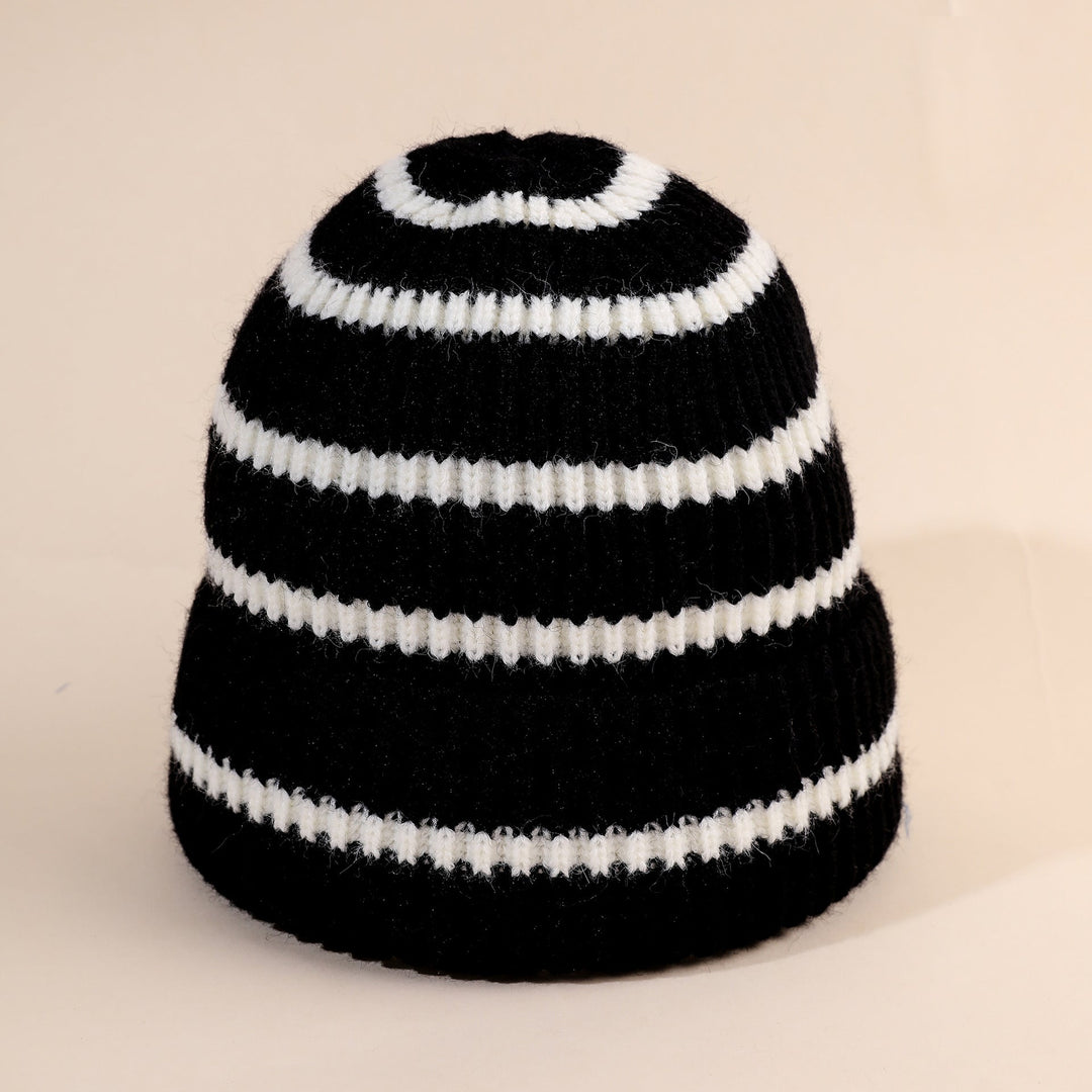 Damernas beanie-hatt med randig design och mjukt innerfoder Mirla-Eva Jonsson