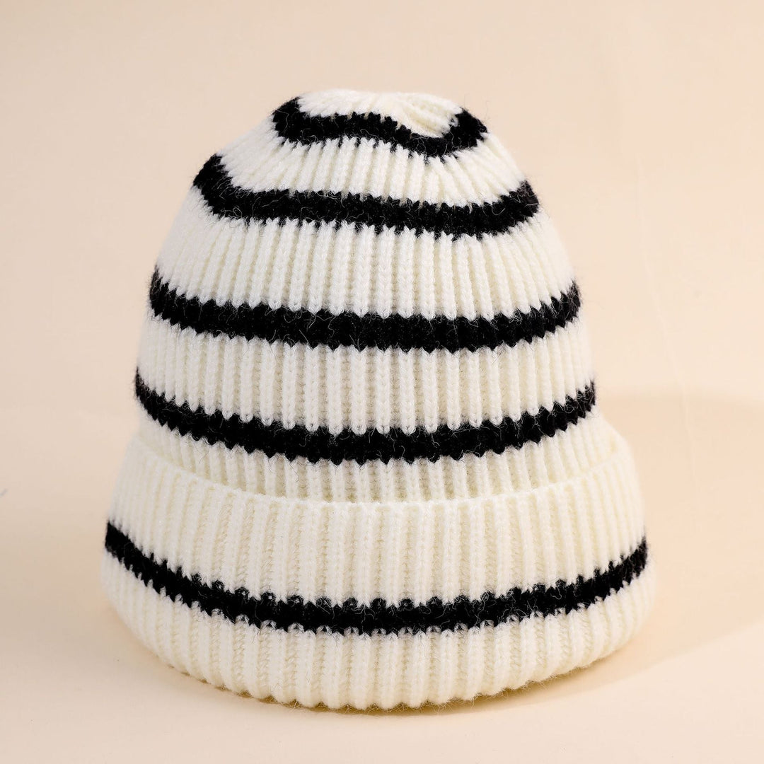 Damernas beanie-hatt med randig design och mjukt innerfoder Mirla-Eva Jonsson
