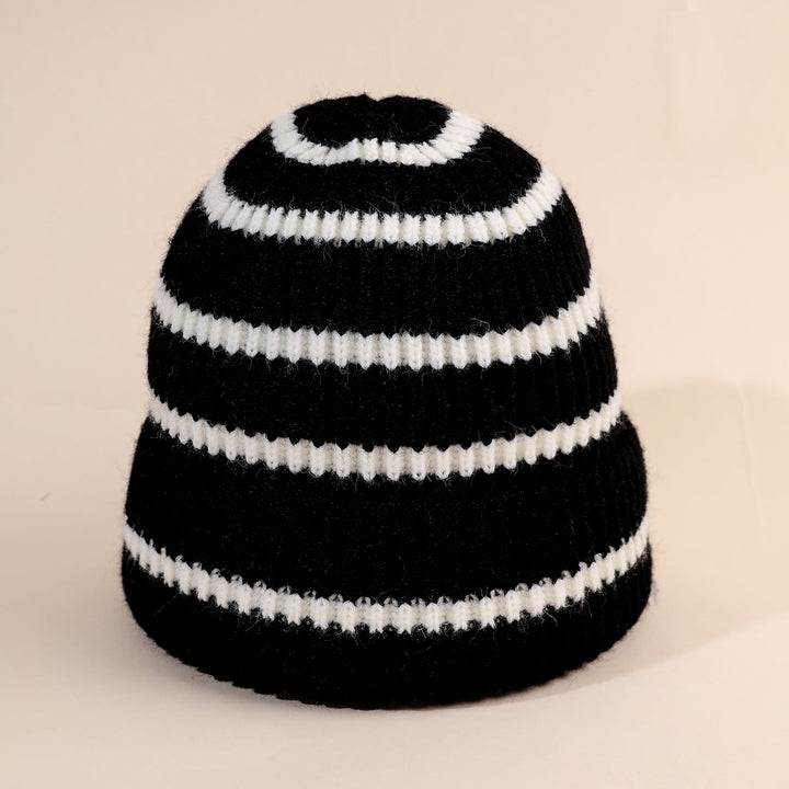 Damernas beanie-hatt med randig design och mjukt innerfoder Mirla-Eva Jonsson
