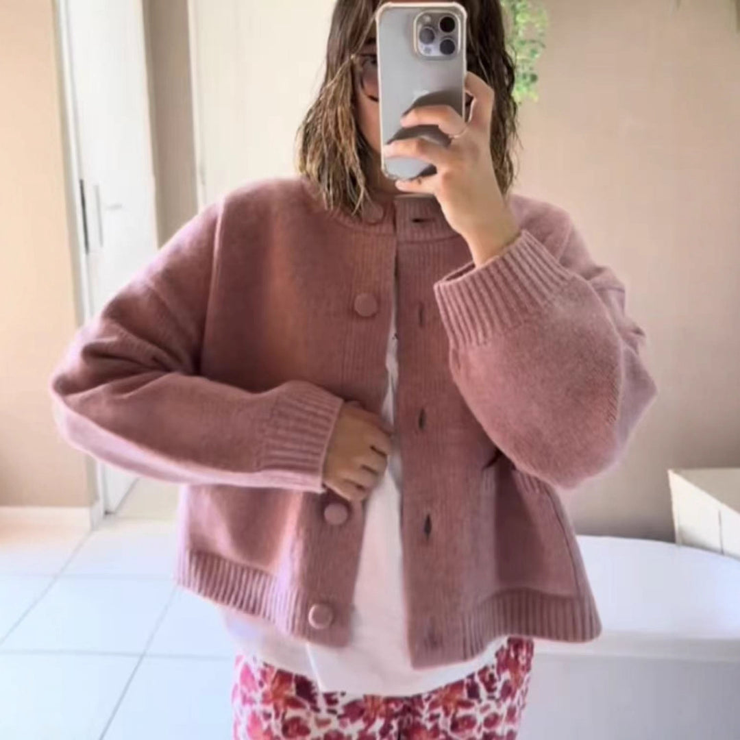 Damernas bekväma cardigan med knäppning och praktiska fickor Mirla-Eva Jonsson