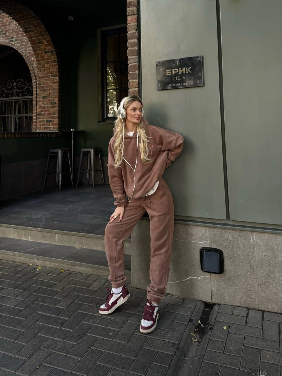 Damernas bekväma fleece-träningsoverall med höga cuffar och praktiska fickor Mirla-Eva Jonsson