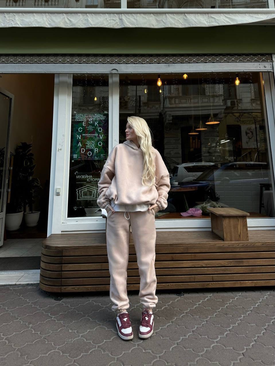 Damernas bekväma fleece-träningsoverall med höga cuffar och praktiska fickor Mirla-Eva Jonsson