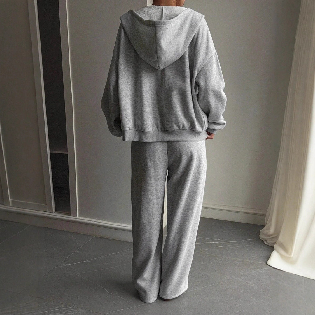 Damernas bekväma hoodie och lösa fritidsbyxor Mirla-Eva Jonsson