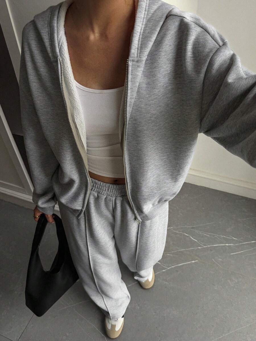 Damernas bekväma hoodie och lösa fritidsbyxor Mirla-Eva Jonsson
