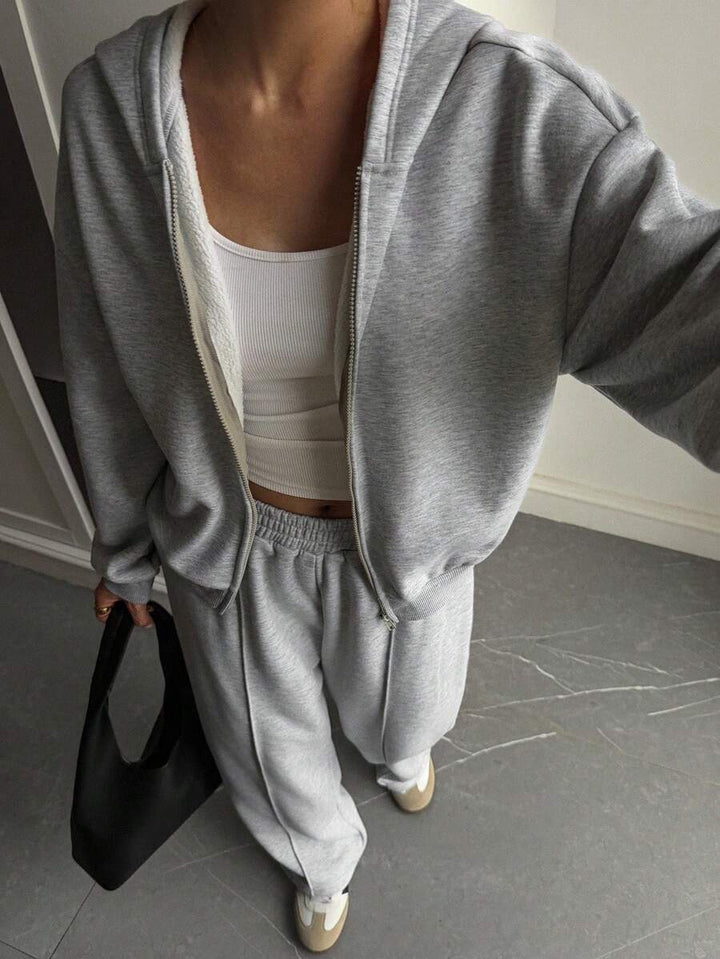 Damernas bekväma hoodie och lösa fritidsbyxor Mirla-Eva Jonsson