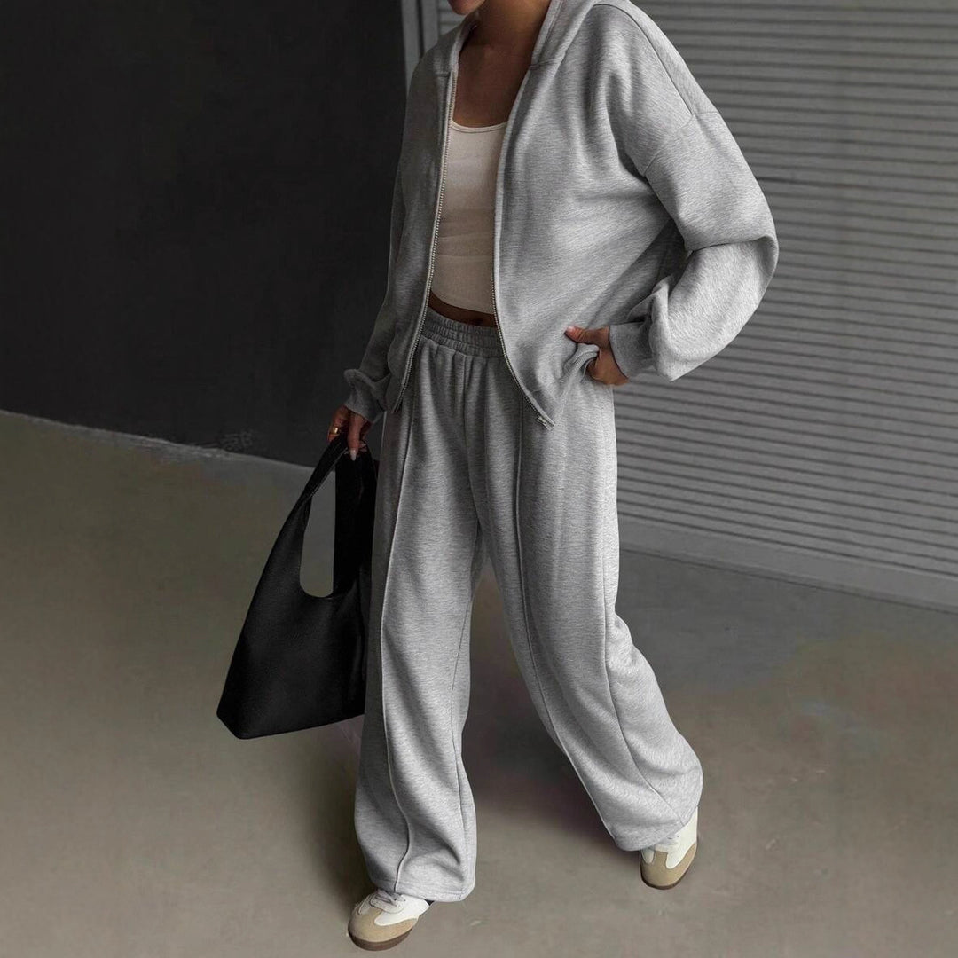 Damernas bekväma hoodie och lösa fritidsbyxor Mirla-Eva Jonsson