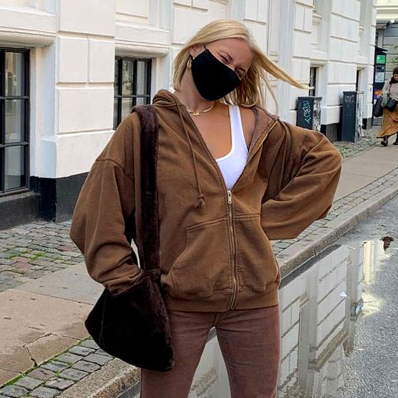 Damernas bekväma huvtröja med dragkedja och känguruficka Mirla-Eva Jonsson
