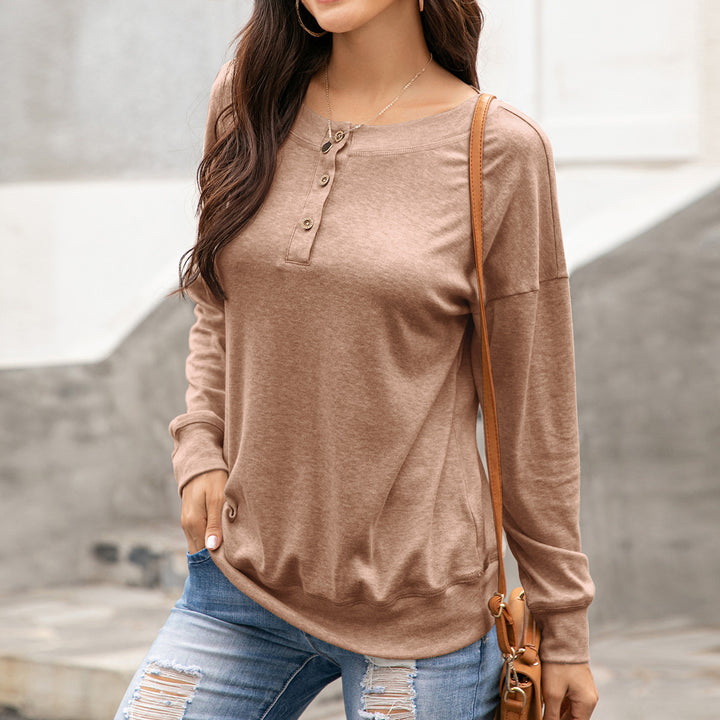 Damernas bekväma långärmad Henley-shirt med knapplist och djup rundhalsringning Eva Jonsson-Eva Jonsson