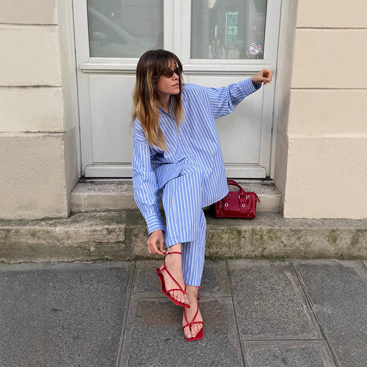 Damernas bekväma och stiliga pyjamas-set med randig design Mirla-Eva Jonsson