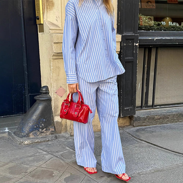 Damernas bekväma och stiliga pyjamas-set med randig design Mirla-Eva Jonsson