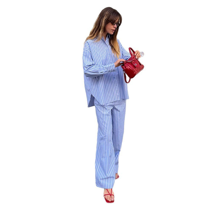 Damernas bekväma och stiliga pyjamas-set med randig design Mirla-Eva Jonsson