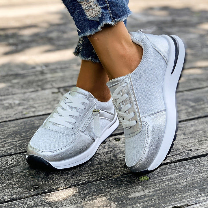 Damernas bekväma och stiliga sneakers med trendig glittrande effekt Mirla-Eva Jonsson