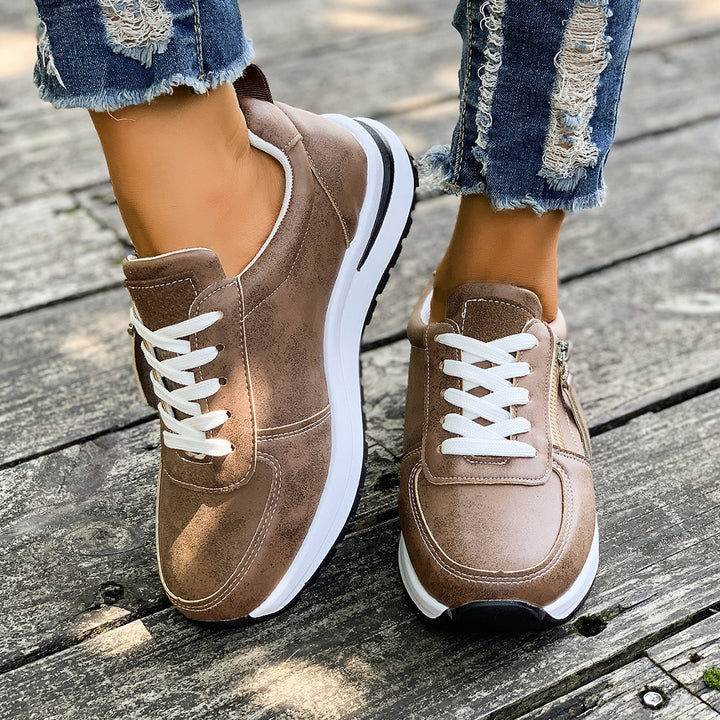 Damernas bekväma och stiliga sneakers med trendig glittrande effekt Mirla-Eva Jonsson