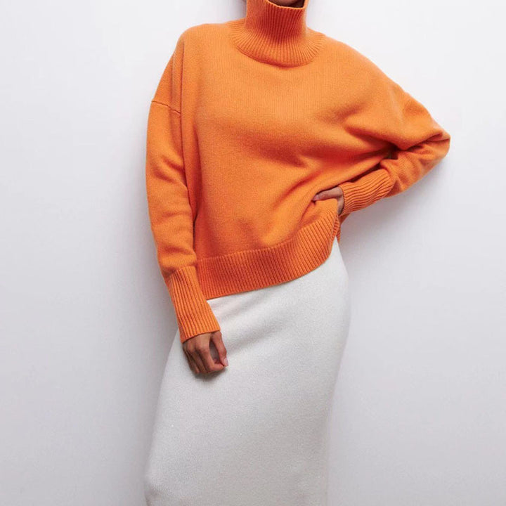 Damernas bekväma polotröja med oversized passform och strukturerat material Mirla-Eva Jonsson