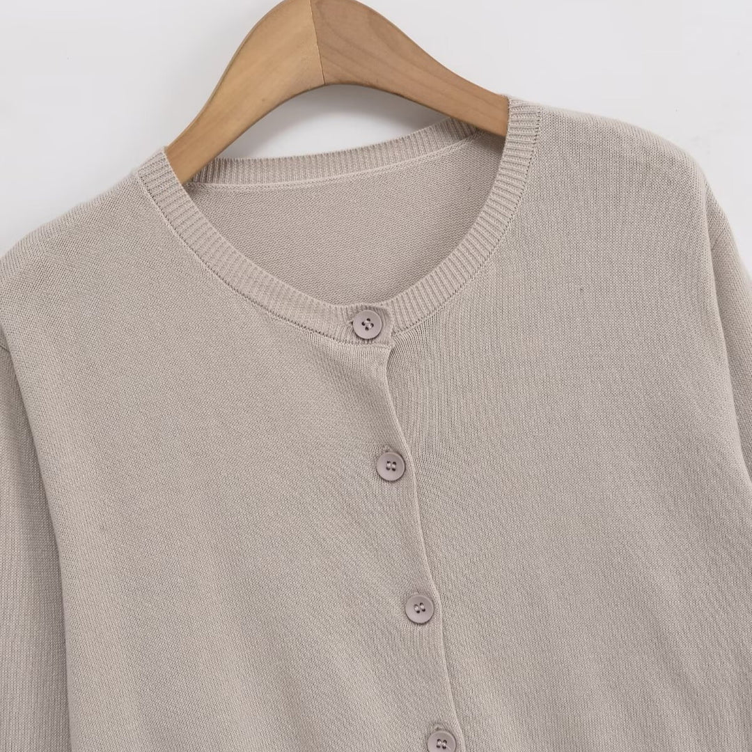 Damernas bekväma stickad cardigan med knapppdetaljer Mirla-Eva Jonsson