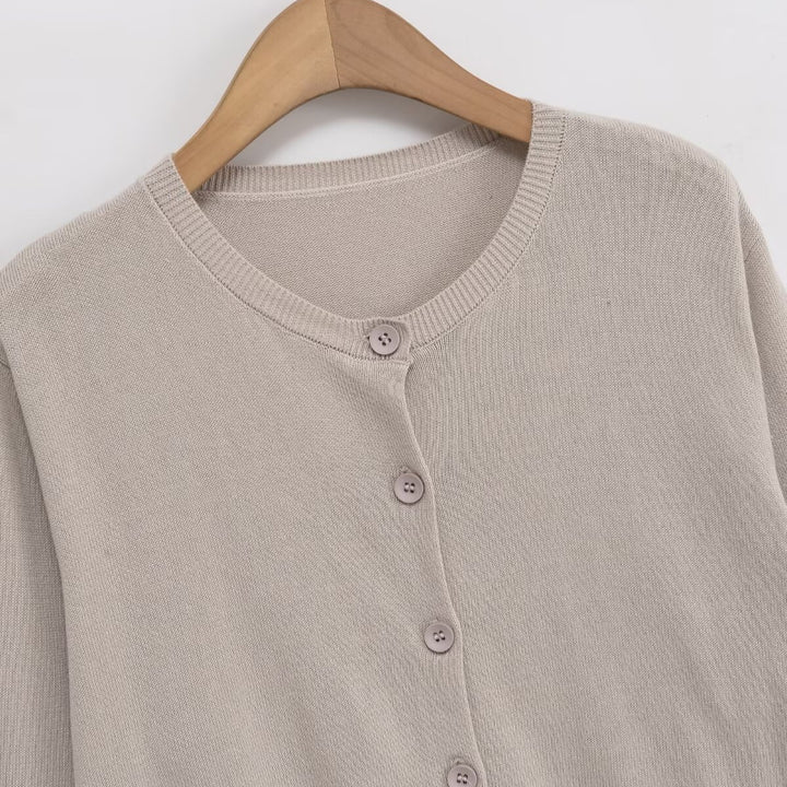 Damernas bekväma stickad cardigan med knapppdetaljer Mirla-Eva Jonsson