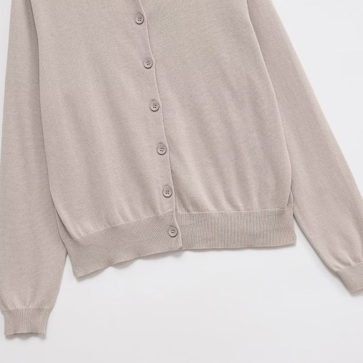 Damernas bekväma stickad cardigan med knapppdetaljer Mirla-Eva Jonsson