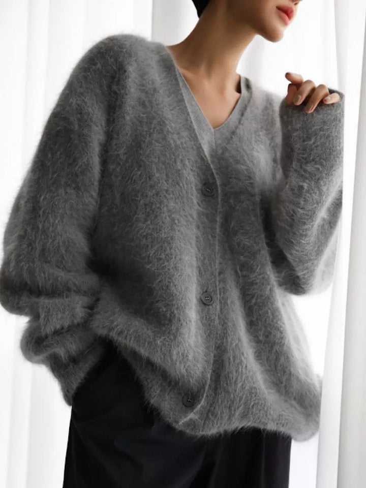 Damernas bekväma stickad cardigan med mjukt fluffmaterial och stiligt knappdetalj Eva Jonsson-Eva Jonsson