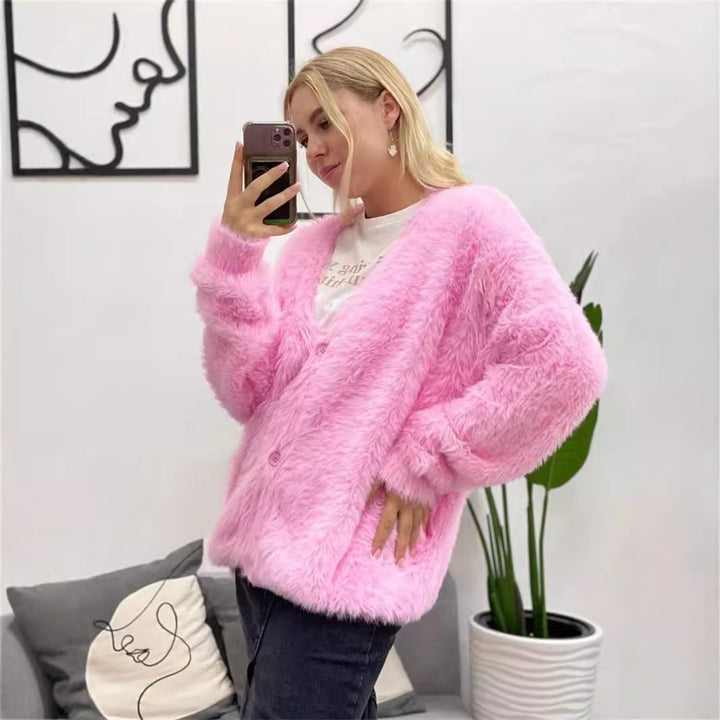 Damernas bekväma stickad cardigan med mjukt fluffmaterial och stiligt knappdetalj Eva Jonsson-Eva Jonsson