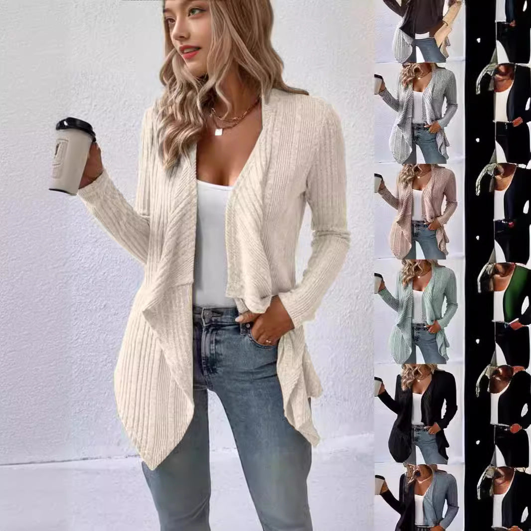 Damernas bekväma stickad jacka med avslappnad snitt och asymmetrisk fåll Mirla-Eva Jonsson