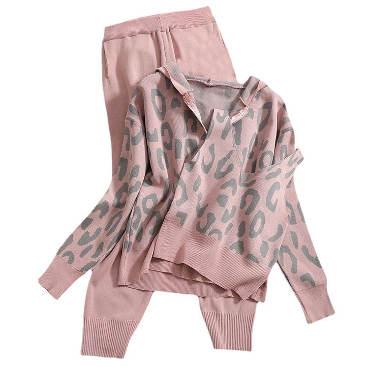 Damernas bekväma stickade lounge set med leopardmönster Mirla-Eva Jonsson