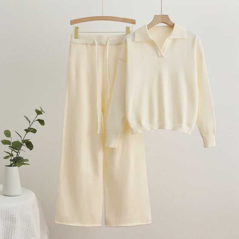 Damernas bekväma stickade loungewear-set med vidskuren tröja och byxor Mirla-Eva Jonsson