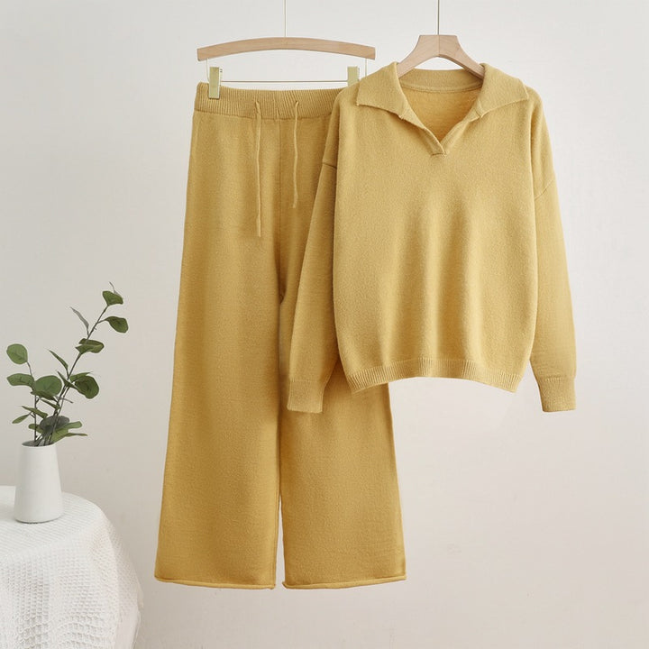 Damernas bekväma stickade loungewear-set med vidskuren tröja och byxor Mirla-Eva Jonsson