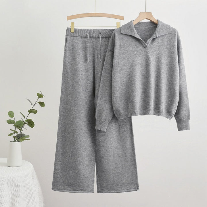 Damernas bekväma stickade loungewear-set med vidskuren tröja och byxor Mirla-Eva Jonsson