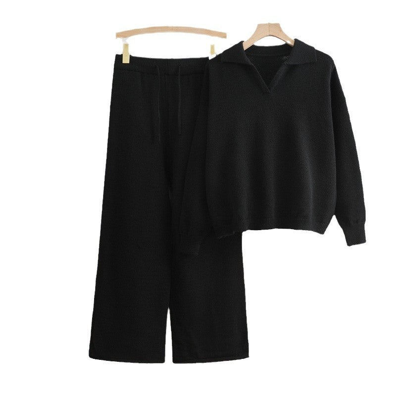 Damernas bekväma stickade loungewear-set med vidskuren tröja och byxor Mirla-Eva Jonsson