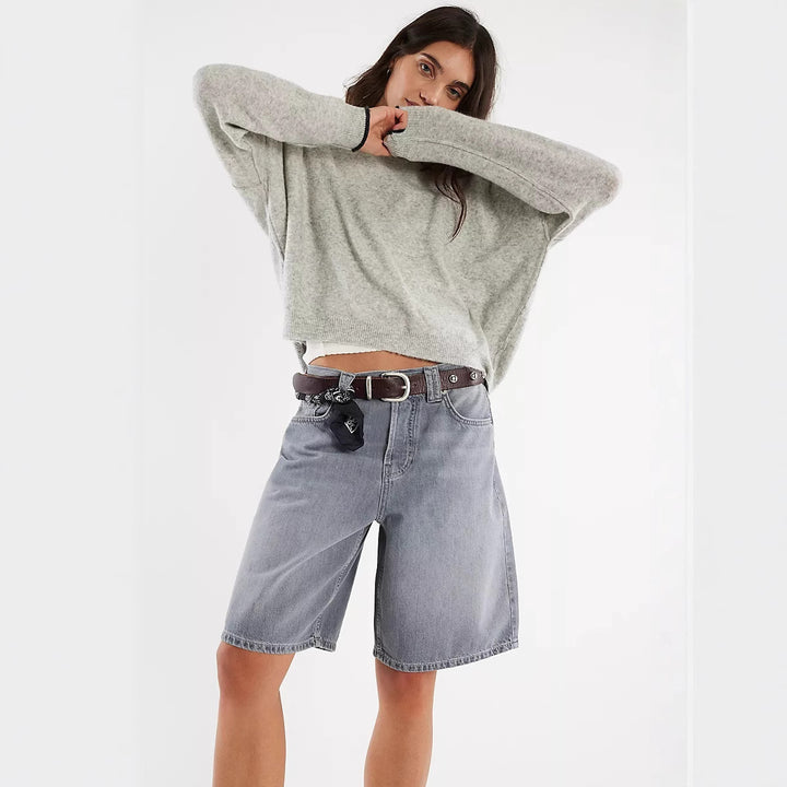 Damernas bekväma sweatshirt med lös passform och elegant ribbstruktur Mirla-Eva Jonsson