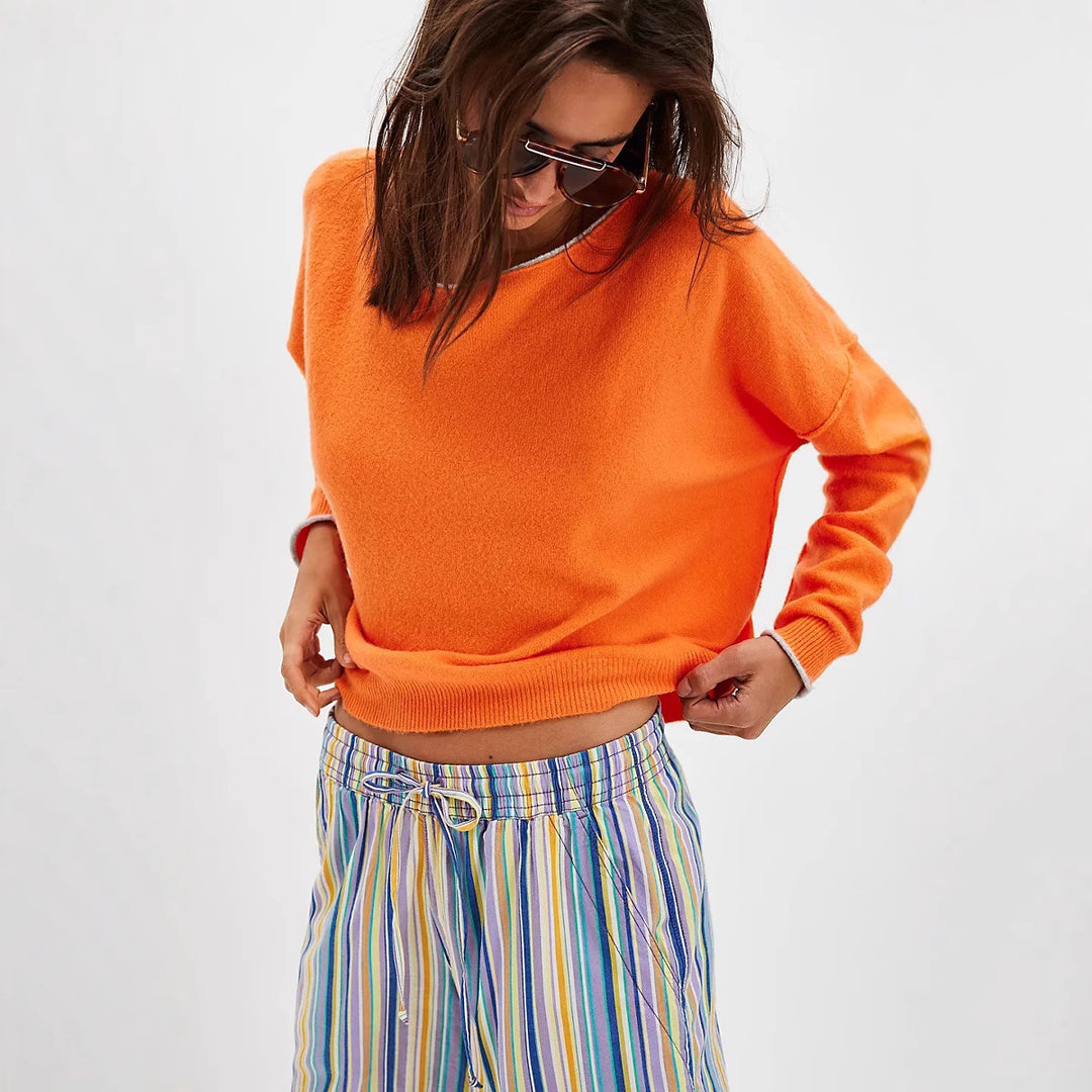 Damernas bekväma sweatshirt med lös passform och elegant ribbstruktur Mirla-Eva Jonsson