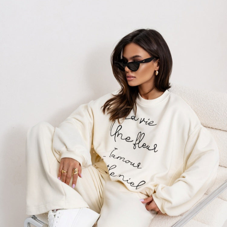 Damernas bekväma sweatshirt med moderiktig text Mirla-Eva Jonsson