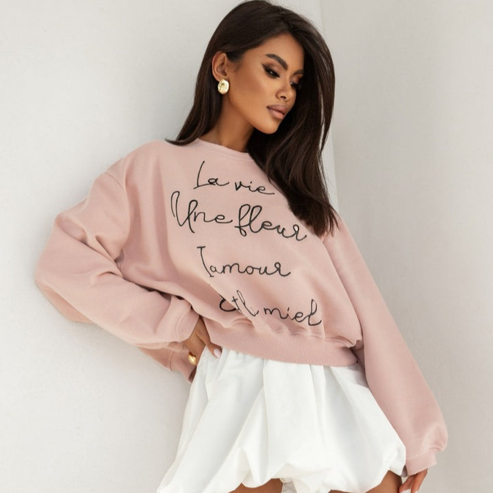 Damernas bekväma sweatshirt med moderiktig text Mirla-Eva Jonsson